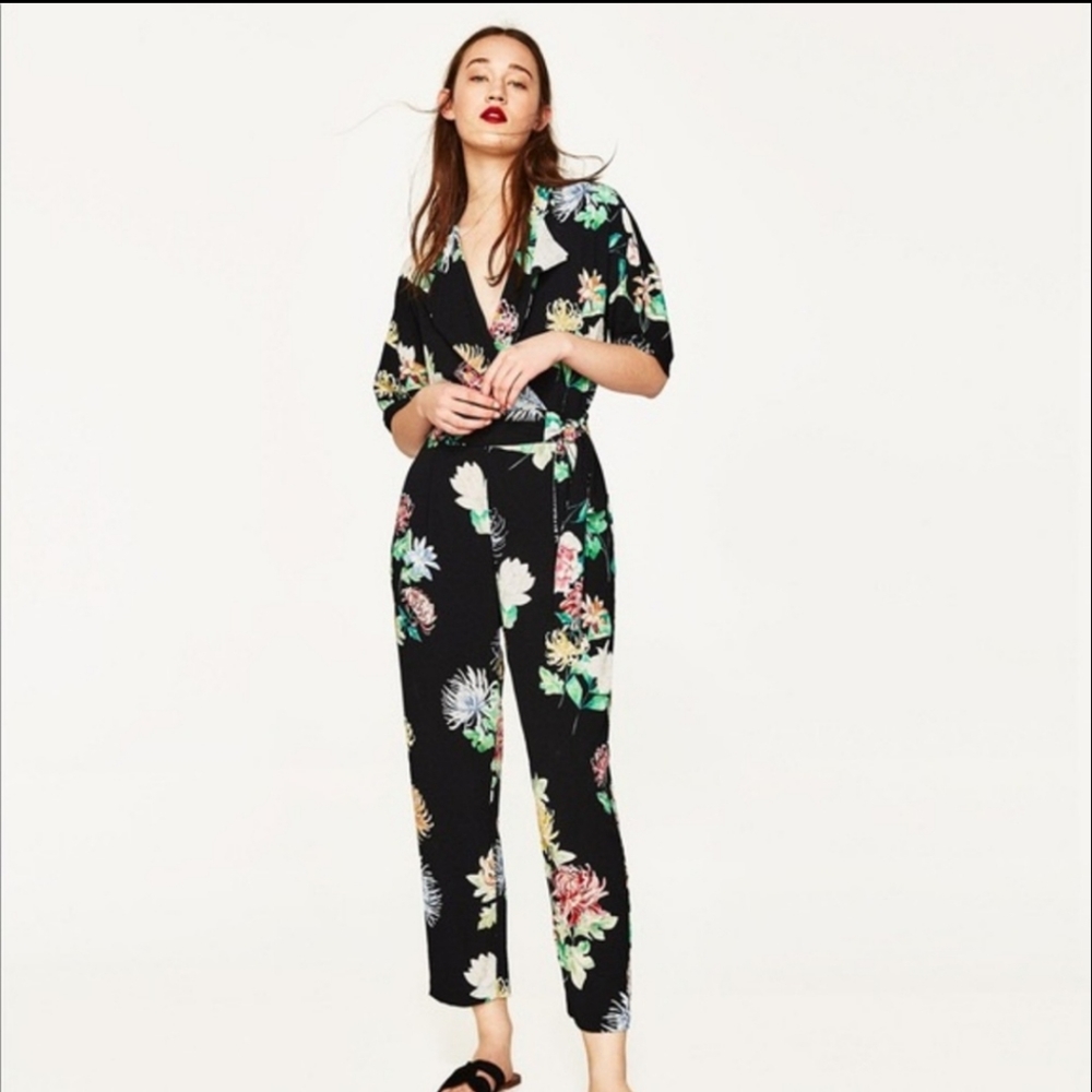 Zara  Black Floral Print Jumpsuit Size Small NEW